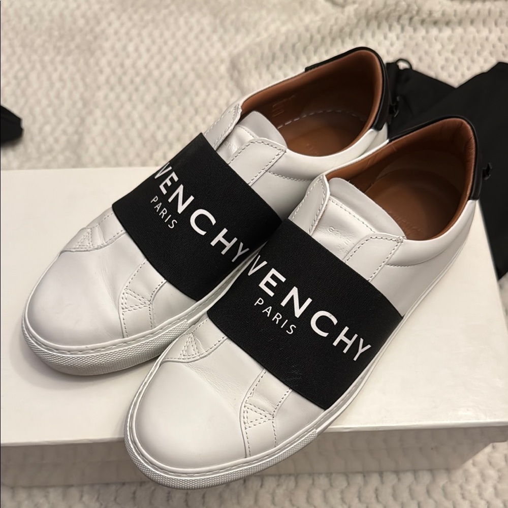 Givenchy White and Black Leather Sneakers with Logo Strap